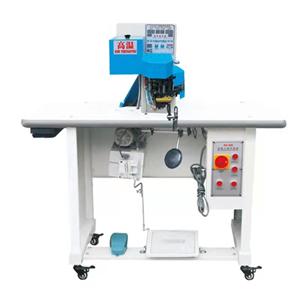 Automatic  zipper cementing and covering machine Automatic  zipper cementing and covering machine